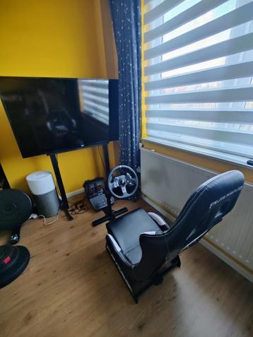 Race simulator: Logitech G920, Playseat Evolution, TV stand beschikbaar voor biedingen