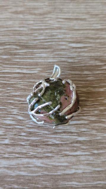 Unakite hanger. beschikbaar voor biedingen