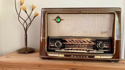 Gereviseerde Graetz Musica Radio 4R/417, Antiek en Kunst, Antiek | Tv's en Audio, Ophalen