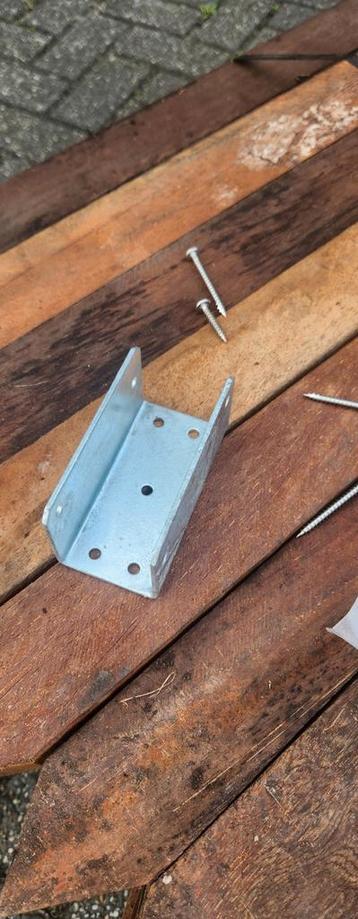 Montagebeugels (trapwanghouder) beschikbaar voor biedingen