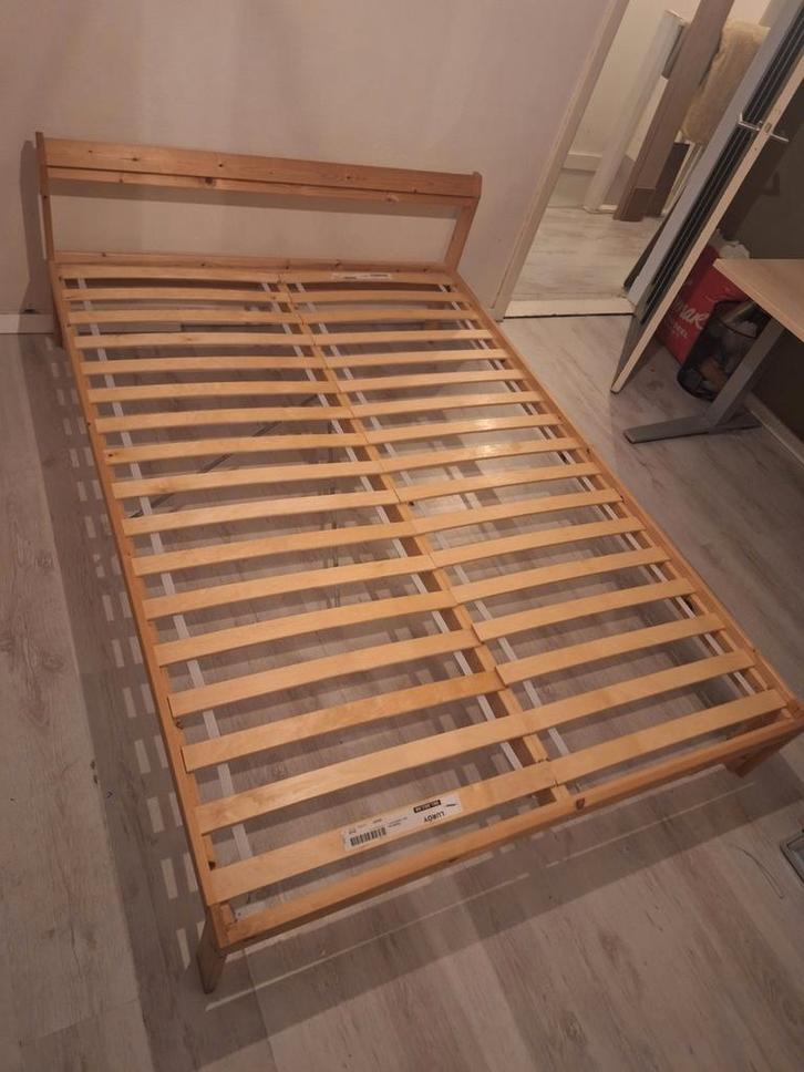 Ikea Neiden bedframe 140x200 + lattenbodem, Huis en Inrichting, Slaapkamer | Bedden, Zo goed als nieuw, Twijfelaar, 140 cm, 200 cm