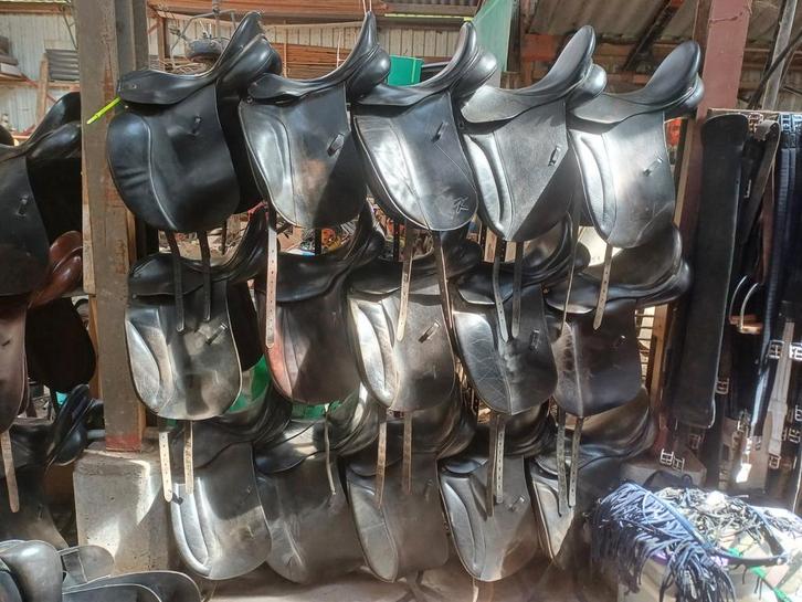 Diverse dressuur en veelz zadel(s), Dieren en Toebehoren, Paarden en Pony's | Zadels, Gebruikt, Dressuur, Ophalen of Verzenden