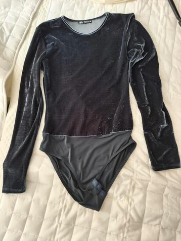 Zara suède body lange mouwen XS/34 zgan beschikbaar voor biedingen