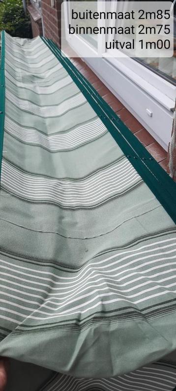 Mooie groen gestreepte markies  beschikbaar voor biedingen