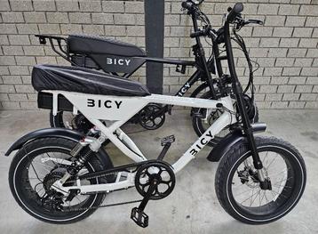Fatbike Nieuw electrische fiets E-bike 4 x Vering GPS 100km 
