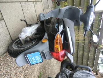 piaggio fly 2005 rijdt of onderdelen  beschikbaar voor biedingen