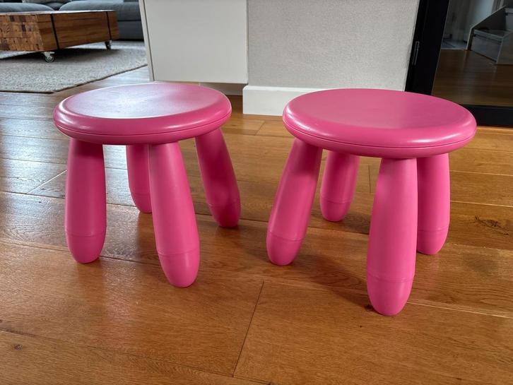 IKEA Mammut roze krukjes - set van 2, Huis en Inrichting, Krukjes, Gebruikt, Kunststof, Ophalen