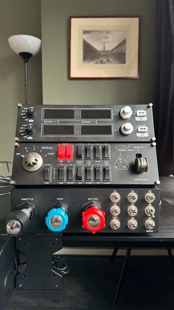 Logitech Radio & Switch Panel Saitek - Flight Sim, Computers en Software, Joysticks, Gebruikt, Ophalen of Verzenden