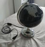 Leuke wereldbol lamp zgan, Huis en Inrichting, Woonaccessoires | Wereldbollen, Ophalen of Verzenden, Verlicht, Zo goed als nieuw