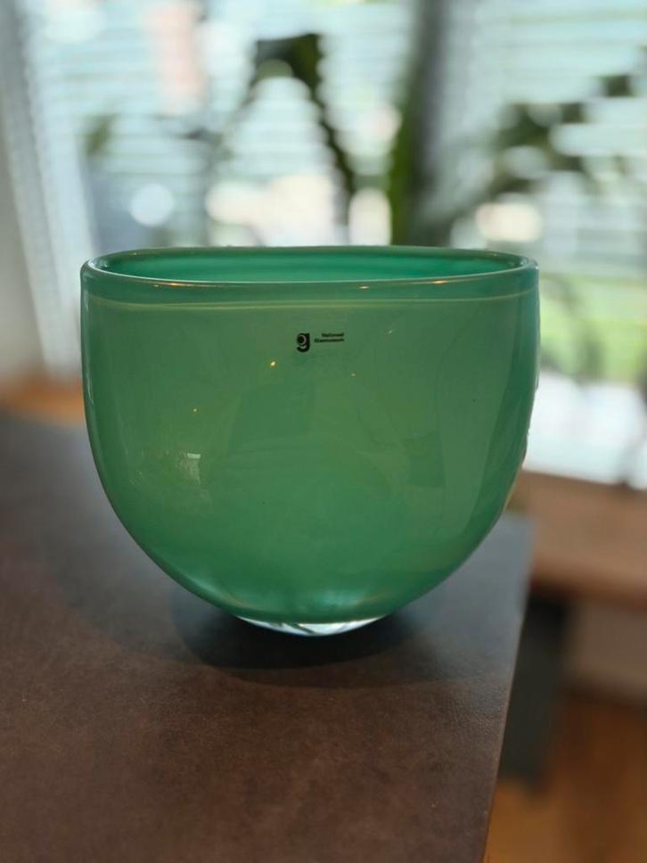 Vaas Nationaal Glasmuseum Leerdam, Antiek en Kunst, Antiek | Glas en Kristal, Ophalen of Verzenden