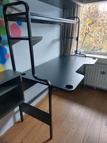Game bureau Ikea beschikbaar voor biedingen