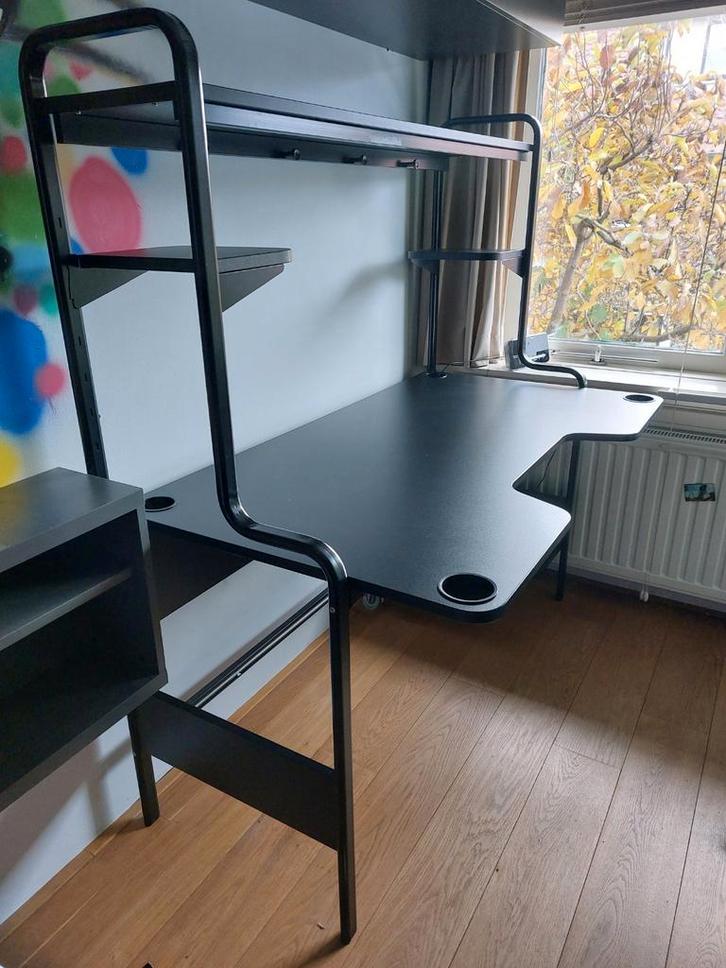 Game bureau Ikea, Huis en Inrichting, Bureaus, Zo goed als nieuw, Bureau, Ophalen