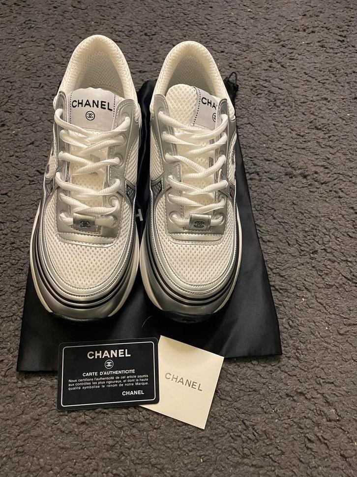 Chanel Sneakers - Maat 41 - Zo goed als nieuw, Kleding | Dames, Schoenen, Zo goed als nieuw, Sneakers of Gympen, Wit, Ophalen of Verzenden