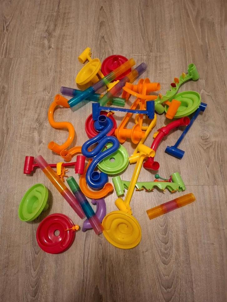 Knikkerbaan met knikkers, Hobby en Vrije tijd, Gezelschapsspellen | Overige, Zo goed als nieuw, Een of twee spelers, Ophalen