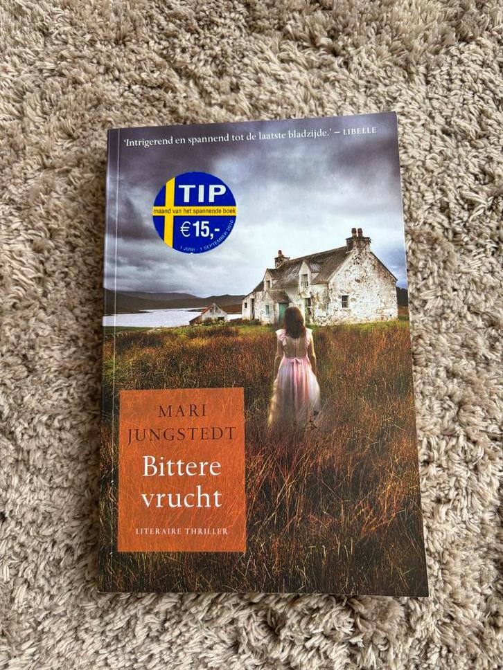 Bittere Vrucht - Mari Jungstedt, Boeken, Thrillers, Zo goed als nieuw, Nederland, Ophalen of Verzenden