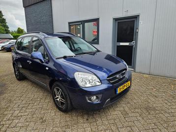 Kia Carens 2.0 CVVT X-ecutive 7p. Clima / Cruise beschikbaar voor biedingen