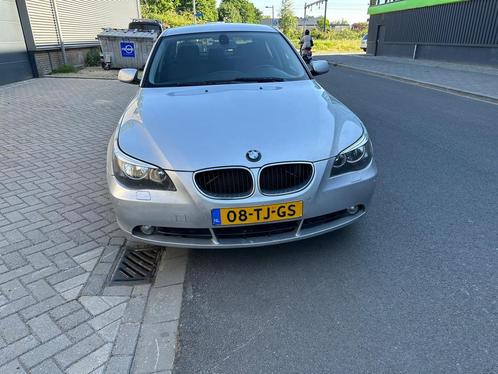 BMW 5-Serie 2.5 I 525 AUT 2006 Grijs, Auto's, BMW, Bedrijf, 5-Serie, Benzine, D, Sedan, Automaat, Origineel Nederlands, Zilver of Grijs