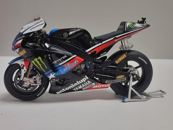 Minichamps: Yamaha YZR-M1 - Ben Spies - MotoGP 2010, Hobby en Vrije tijd, Modelauto's | 1:5 tot 1:12, Gebruikt, Motor, 1:9 t/m 1:12