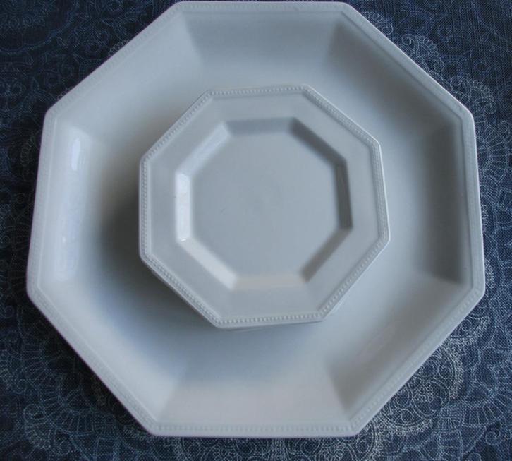Johnson Brothers Heritage gebaksbord 8 hoekig met schotel, Huis en Inrichting, Keuken | Servies, Zo goed als nieuw, Kop(pen) en/of Schotel(s)