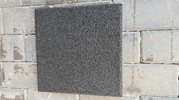 Rubber tegels-30x30x3 cm beschikbaar voor biedingen