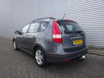 Hyundai i30 CW 1.4i i-Drive Cool Airco / Lm velgen / Trekhaa, Auto's, Hyundai, Origineel Nederlands, Te koop, Zilver of Grijs