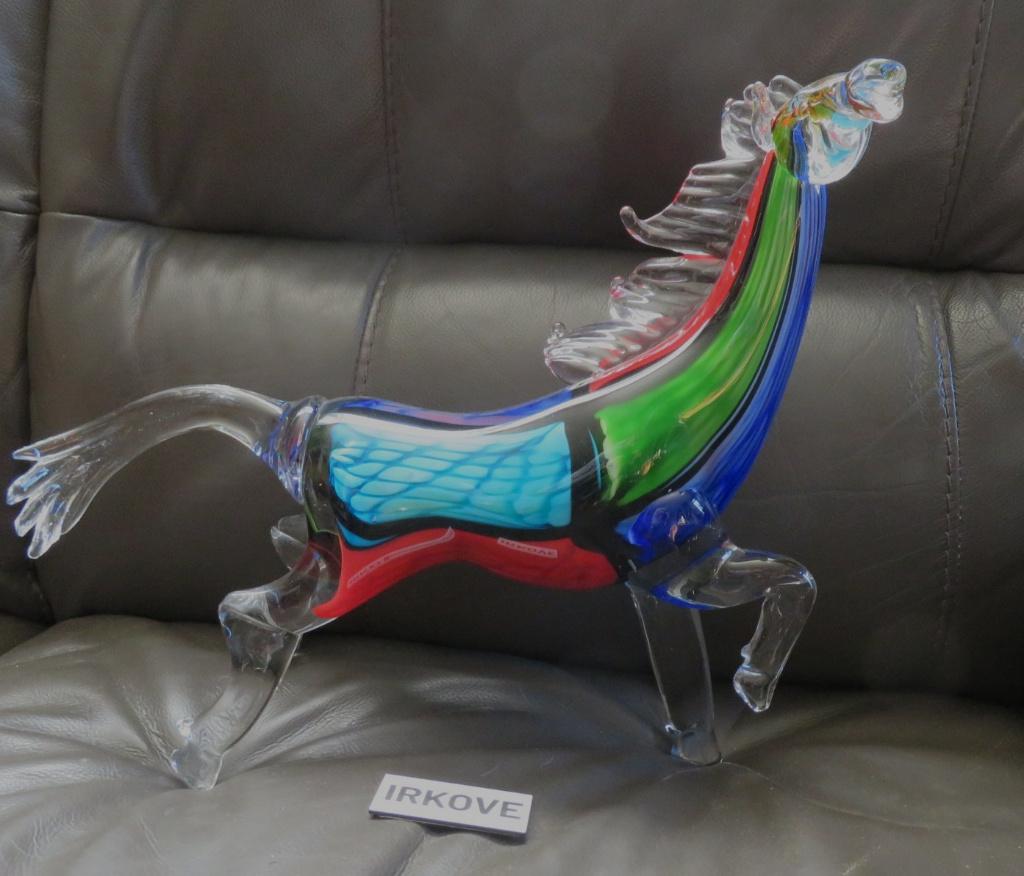 KRISTAL KLEURIG PAARD * Nieuwstaat *, Antiek en Kunst, Verzenden