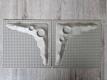 Lego grijze grondplaat met krater / berg maanlandschap 2x beschikbaar voor biedingen