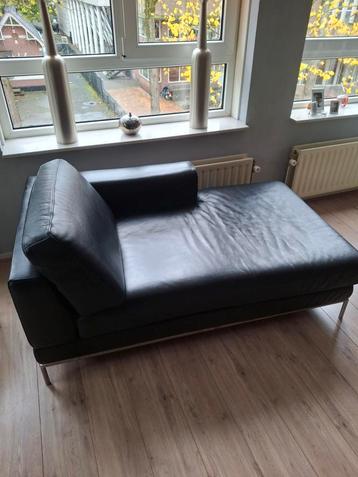 Sofa zwart leer beschikbaar voor biedingen