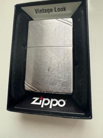 Zippo met gebruikssporen beschikbaar voor biedingen