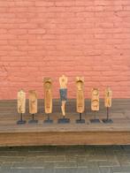 Kleine houten sculpturen op metalen voet, Ophalen of Verzenden