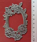 Kleine snijmal ovaal met bloemen, Hobby en Vrije tijd, Ophalen of Verzenden, Zo goed als nieuw, Overige thema's, Pons of Mal