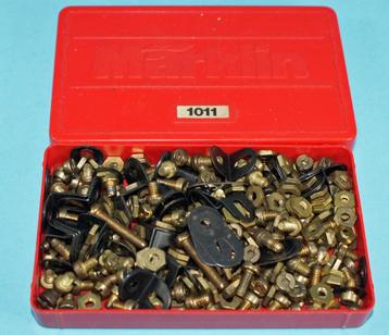 Marklin Metall assortiment schroeven moeren enz. In doos beschikbaar voor biedingen