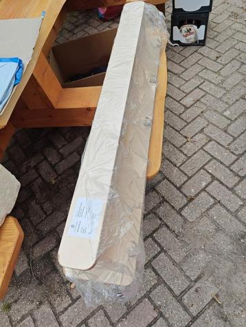 Gratis: kapstok 120cm 3 stuks.  beschikbaar voor biedingen