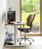 Ikea SKARSTA verstelbaar bureau +KLAPPE stoel + vloerplaat, Huis en Inrichting, Bureaus, In hoogte verstelbaar, Zo goed als nieuw