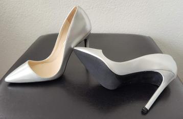 Maiernisi Pumps maat 38 beschikbaar voor biedingen