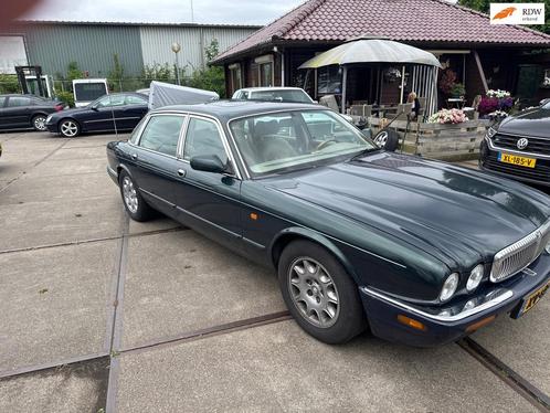 Daimler 4.0 4.0 V8 Inruil mogelijk [Automaat], Auto's, Overige Auto's, Bedrijf, Te koop, ABS, Airbags, Airconditioning, Alarm