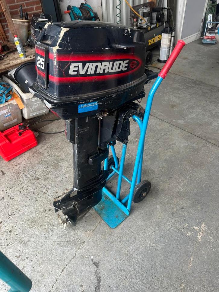 Goedlopende evinrude /johnson 25 pk 2 takt, langstaart., Watersport en Boten, Buiten- en Binnenboordmotoren, Gebruikt, Benzine