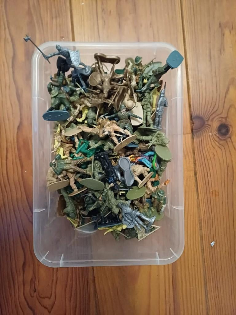 bak Legerfiguurtjes, Ophalen, Gebruikt