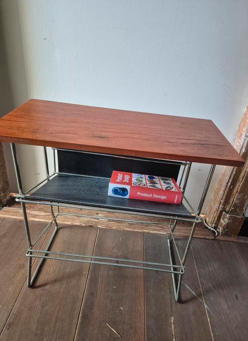 Vintage krantenbak lectuurbak bijzettafeltje, Huis en Inrichting, Woonaccessoires | Krantenbakken en Lectuurbakken, Gebruikt, Ophalen of Verzenden