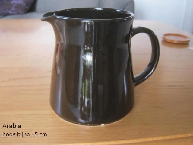 Arabia Kilta kan, melkkan, schenkkan vaas, zwart, Kaj Franck, Huis en Inrichting, Keuken | Servies, Overige typen, Effen, Aardewerk