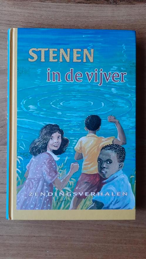Stenen in de vijver *zendingsverhalen*, Boeken, Kinderboeken | Jeugd | 10 tot 12 jaar, Gelezen, Fictie, Ophalen of Verzenden