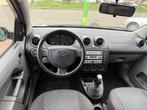 Ford Fiesta 1.3 Core 5DRS|CD|NETTE AUT0, Auto's, Ford, 1299 cc, Gebruikt, 4 cilinders, Bedrijf