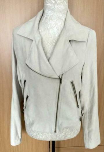 Vero Moda jasje maat L beschikbaar voor biedingen