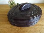 India. Artisanale houten doos bekleed met leder, Verzenden