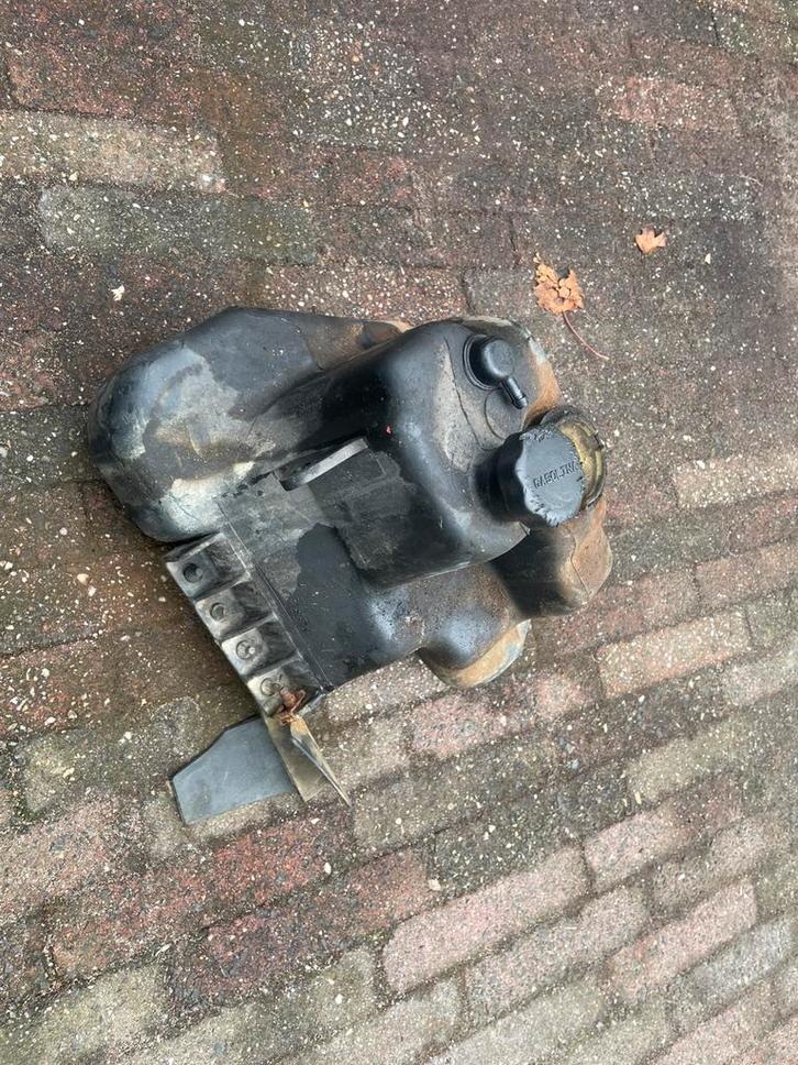 Piaggio typhoon benzine tank, Motoren, Tuning en Styling, Ophalen