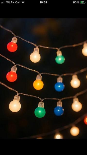 Sfeervol & Feestelijk snoer in met Mat Gekleurde Bollampjes beschikbaar voor biedingen