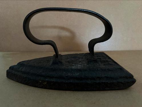 Antieke strijkijzer strijkbout ( giet ) ijzer, Antiek en Kunst, Antiek | Gereedschap en Instrumenten, Ophalen