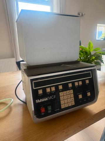 Tandtechniek porselein oven mcII met pomp beschikbaar voor biedingen