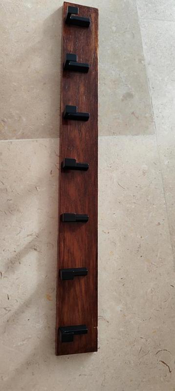 Stevige wandkapstok industriële stijl 55cm lang x 6cm h beschikbaar voor biedingen