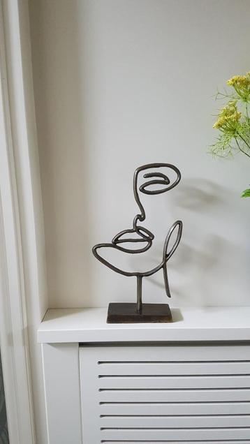 Ornament face, nieuw beschikbaar voor biedingen